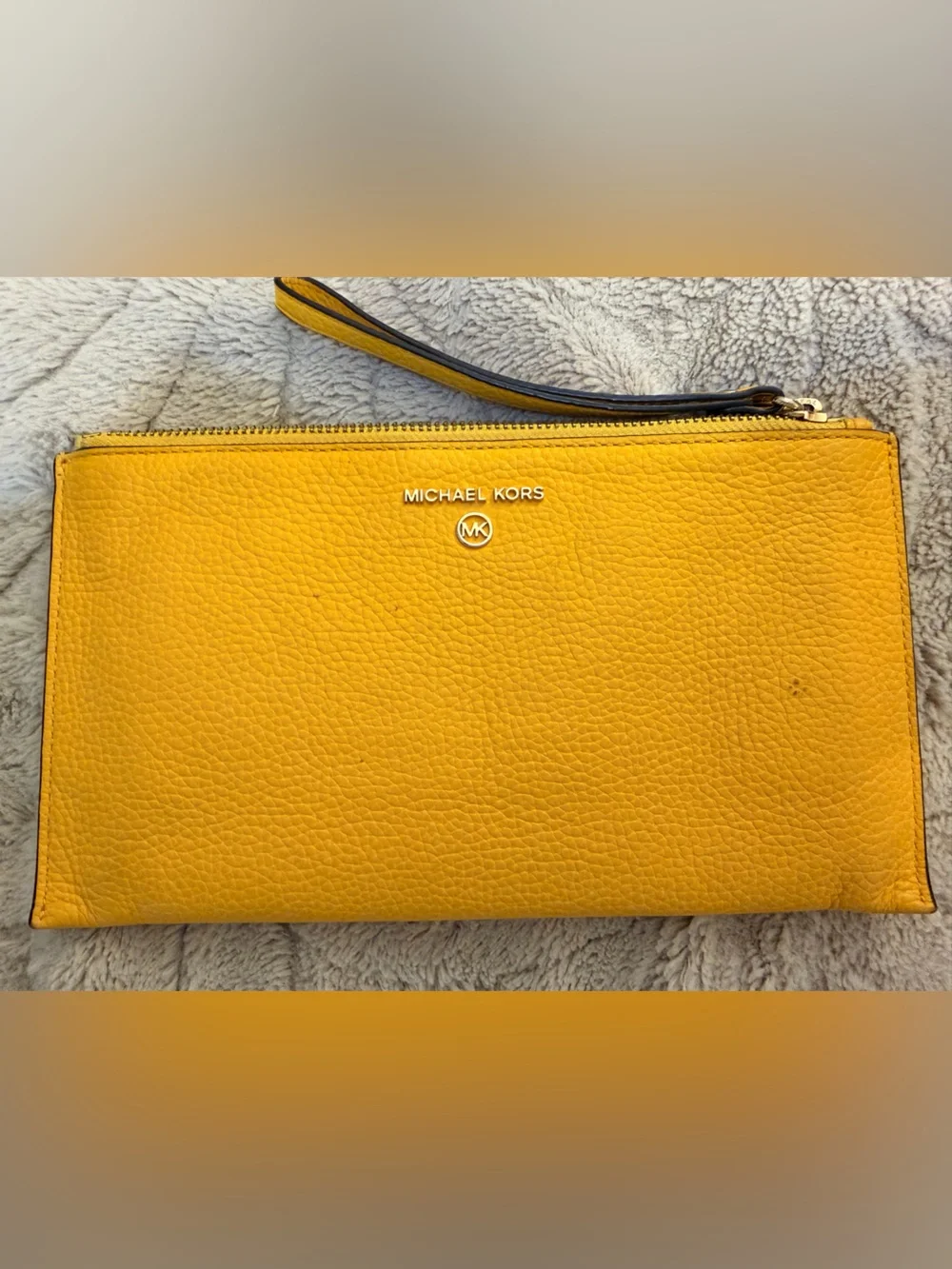 Michael Kors Jet Set Travel XL Zip Clutch Wristlet pebbled Leather Yellow GUC